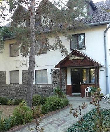 玛塔弗瑞德Diana Panzio住宿加早餐旅馆 外观 照片
